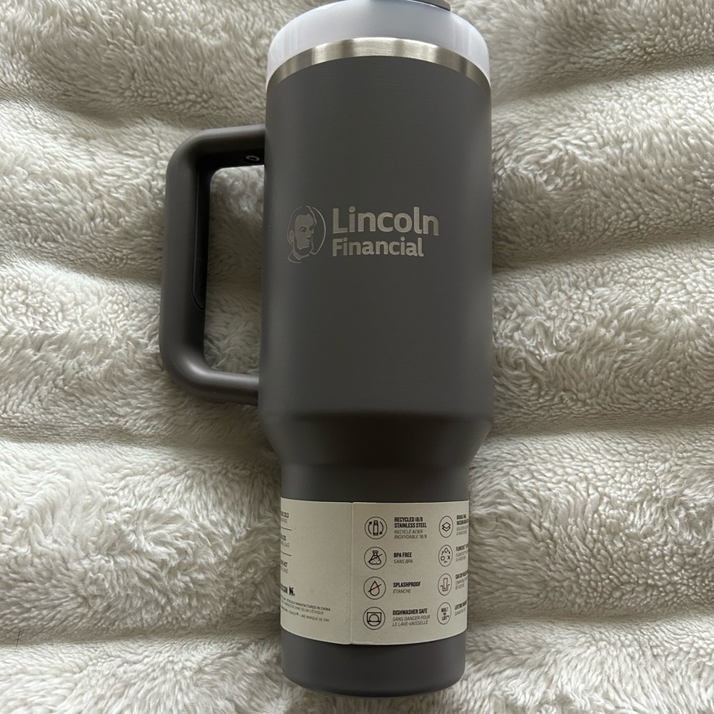NWT- Stanley Quencher H2.0 Tumbler - Picture 2 of 3